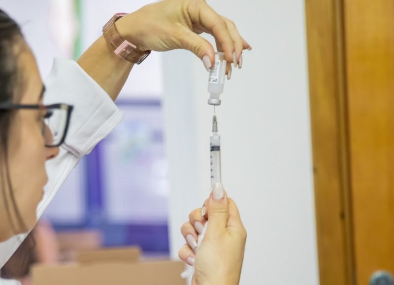 Mesquita faz Dia D de Multivacinação para menores de 15 anos