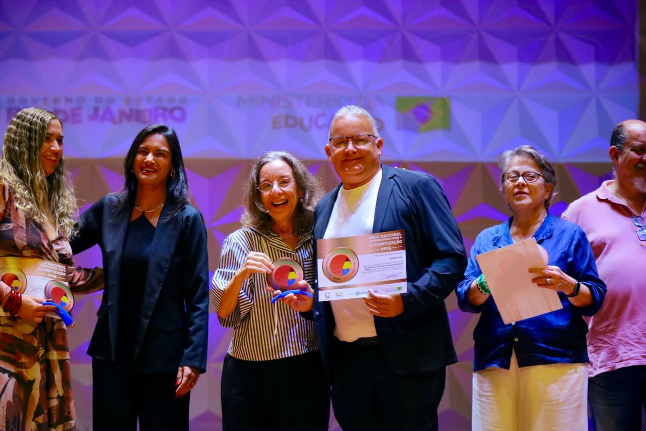 Mangaratiba recebe Selo Bronze por ações de alfabetização