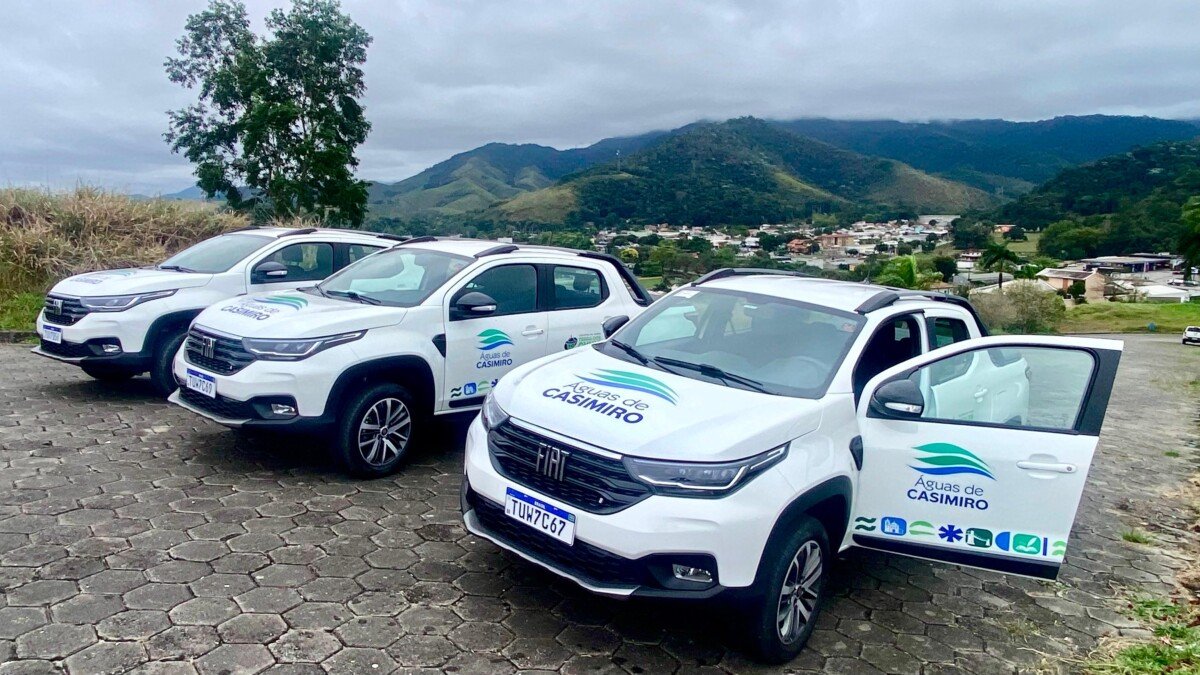 Águas de Casimiro compra três veículos para serviços operacionais