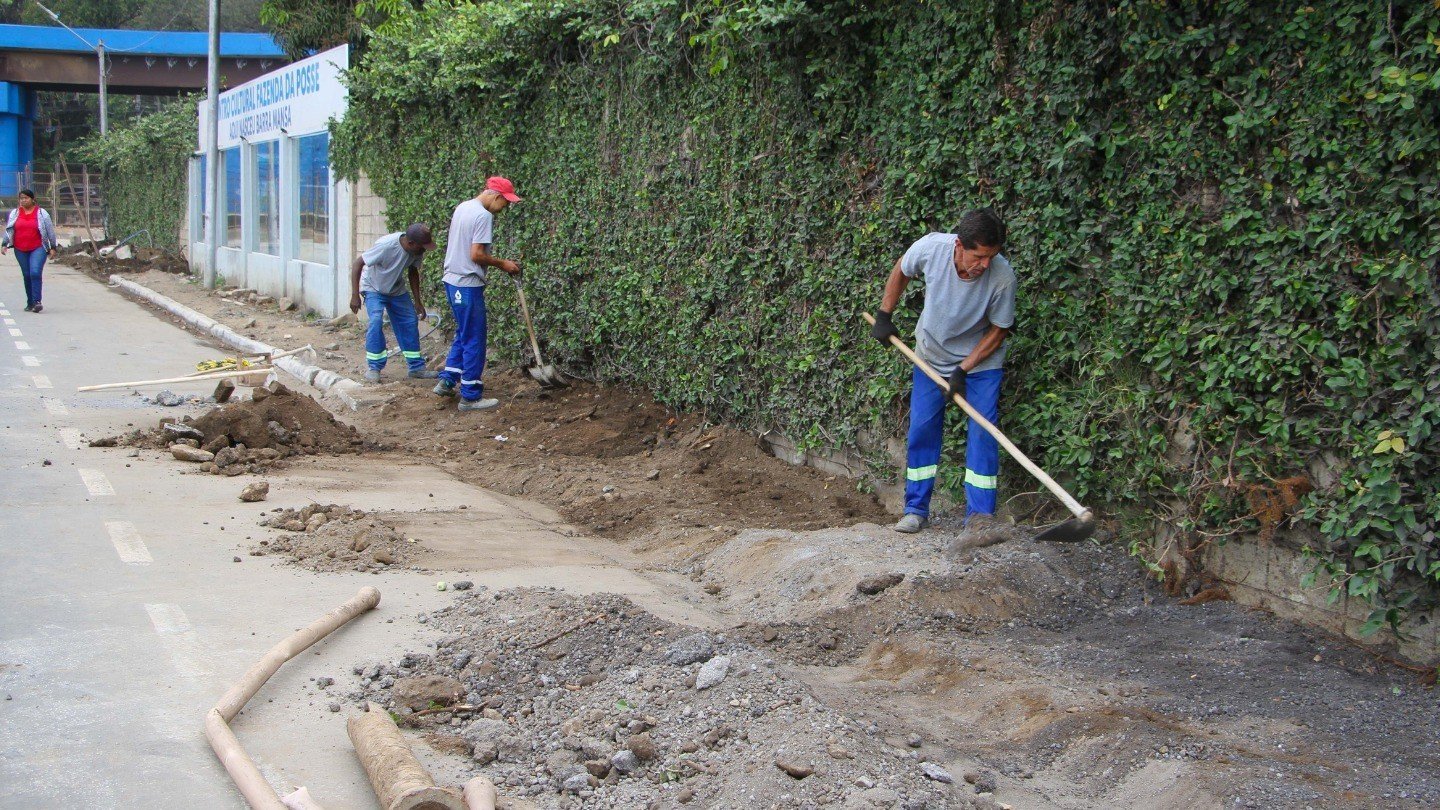 Saae-BM constrói calçadas na Avenida Argemiro de Paula Coutinho, em Barra Mansa