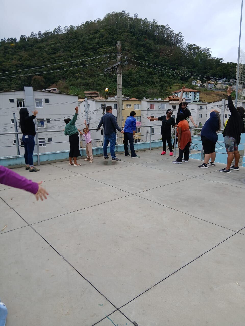 Ação em Nova Friburgo orienta moradores da Terra Nova sobre prevenção em saúde