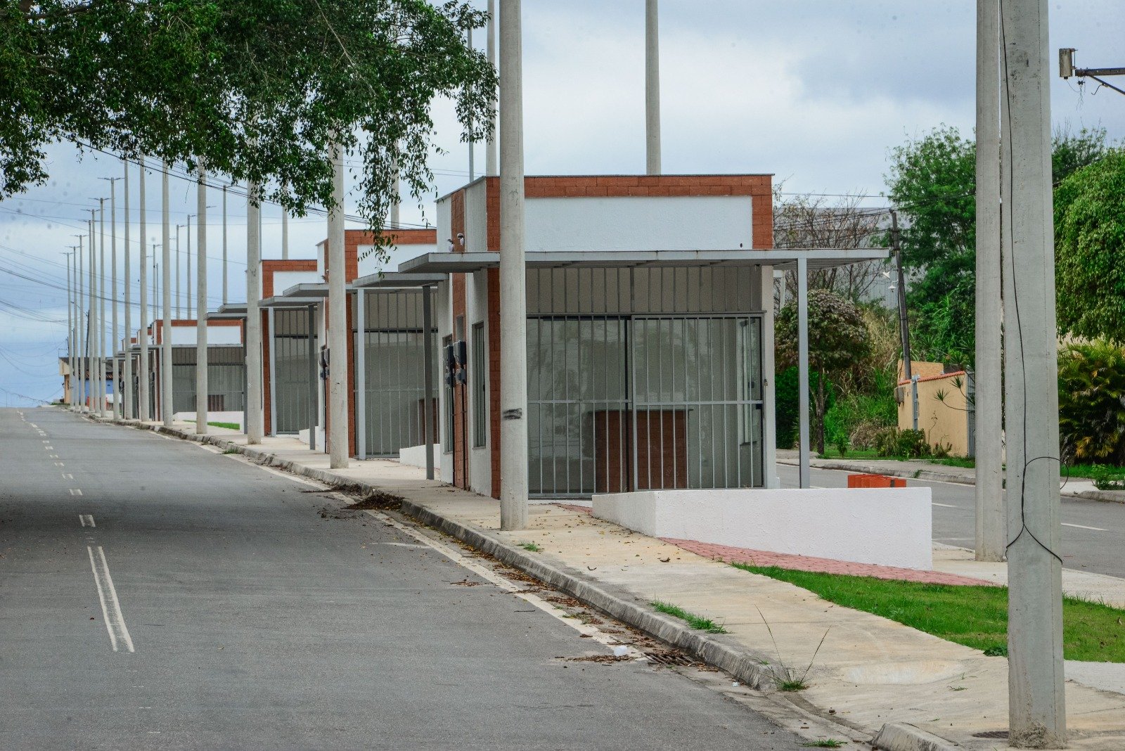 Itaboraí avança na construção de quiosques para oleiros na Avenida 22 de Maio
