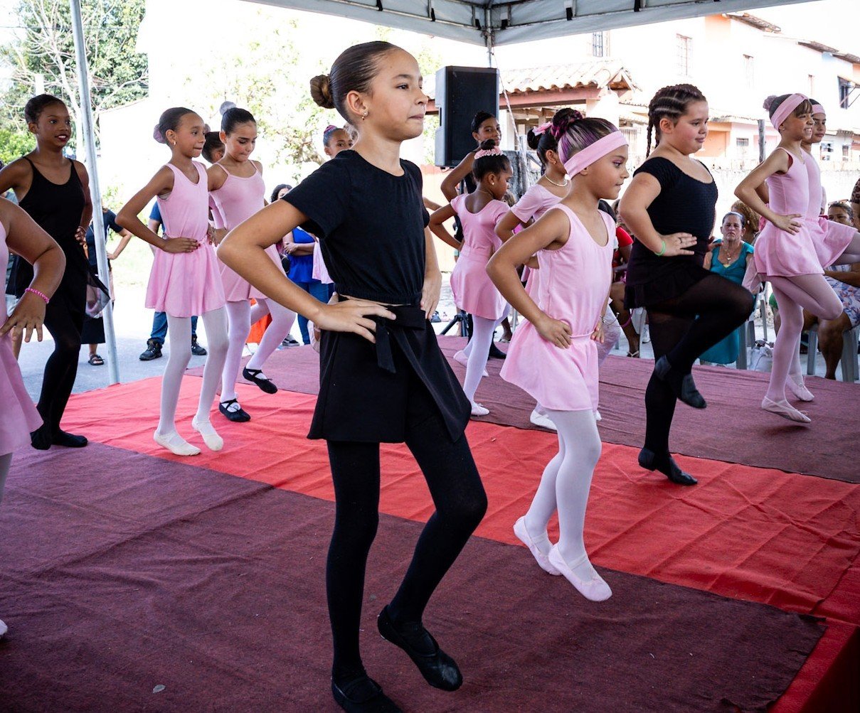 Festival de dança reúne jovens na Casa da Juventude de Ponta Negra, em Maricá