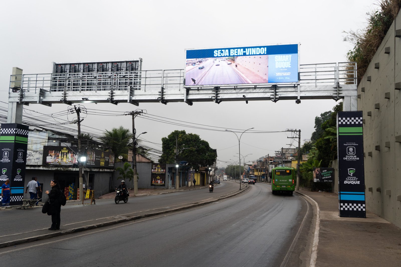 Duque de Caxias instala Muralha Digital no limite com Belford Roxo