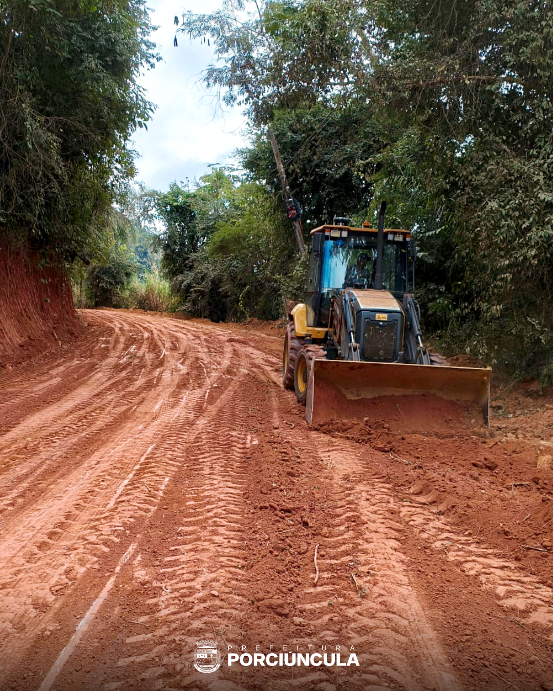 Porciúncula faz melhorias em estradas rurais de Santa Clara