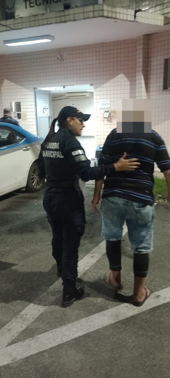 Homem é preso após agredir e ameaçar o próprio pai em Volta Redonda