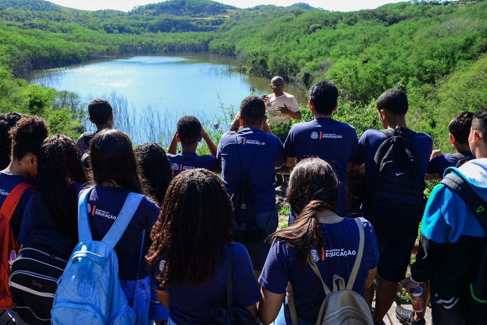 Itaboraí leva alunos da rede municipal ao Parque Paleontológico em atividade educativa