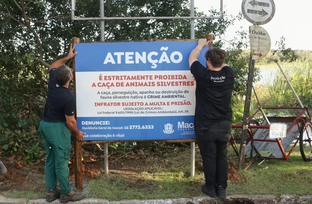 Macaé instala placas contra caça de animais silvestres no Mirante da Lagoa