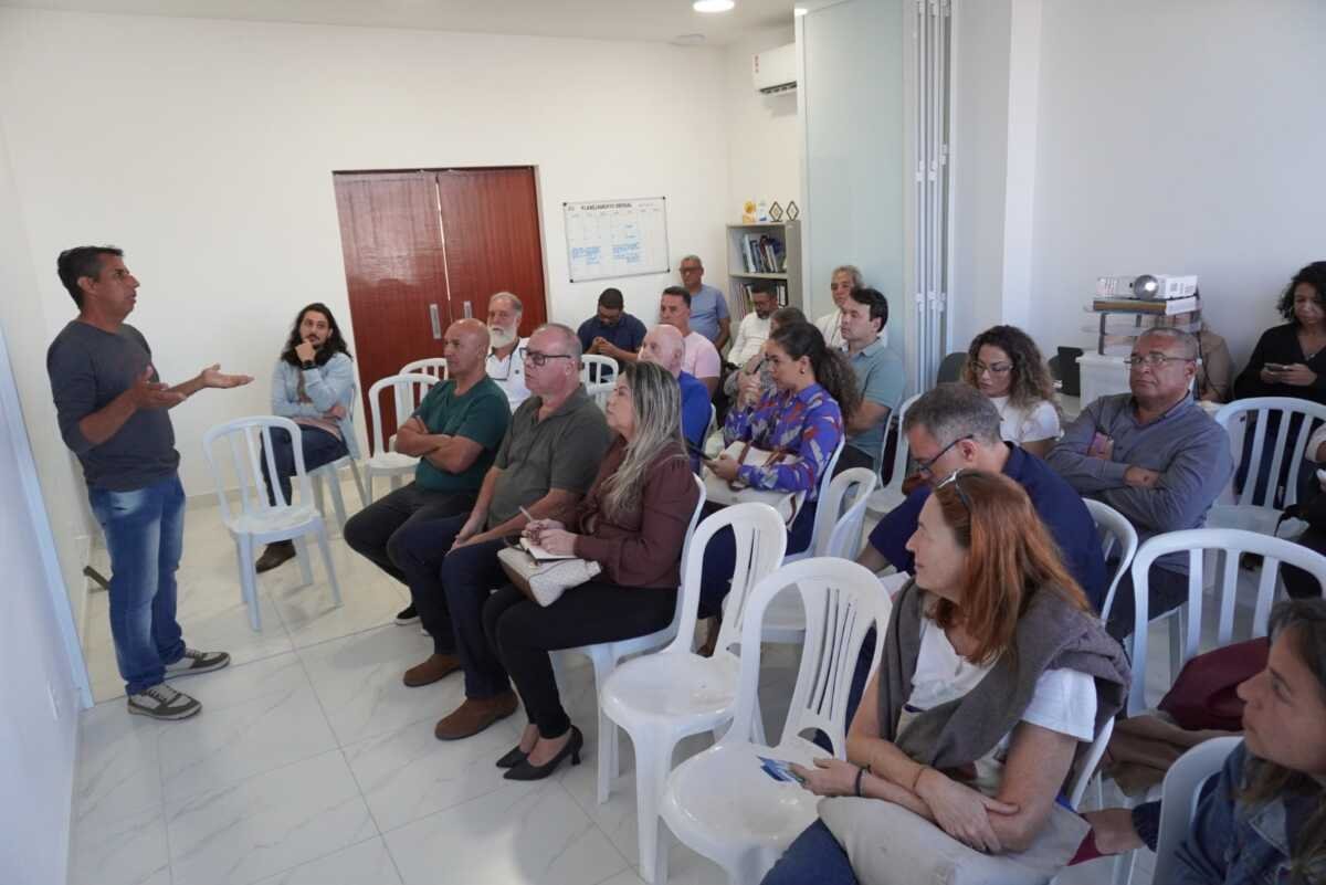 São Pedro da Aldeia participa de debate sobre revisão quinquenal da Prolagos
