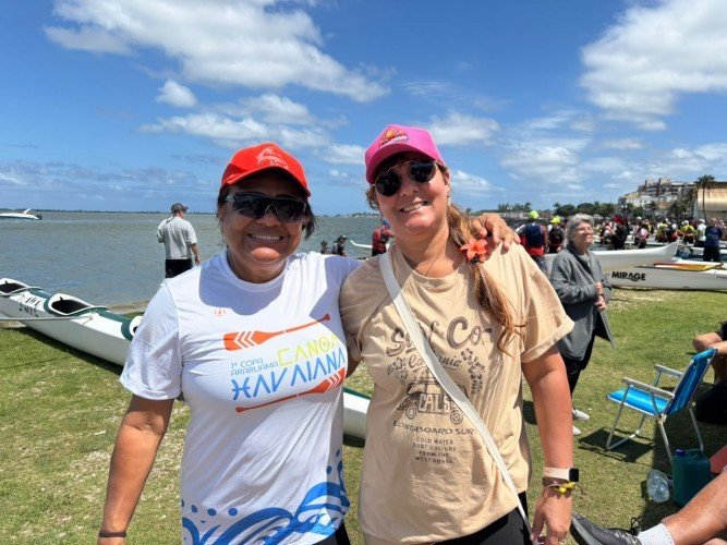Atleta de 63 anos relata superação do medo de água na Copa de Canoa Havaiana de Araruama