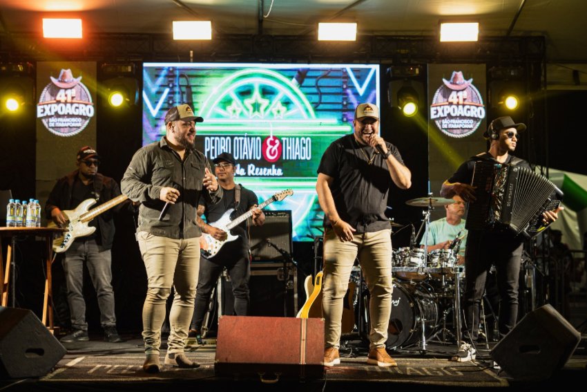 Pedro Otávio & Thiago encerram Palco Raízes em São Francisco de Itabapoana