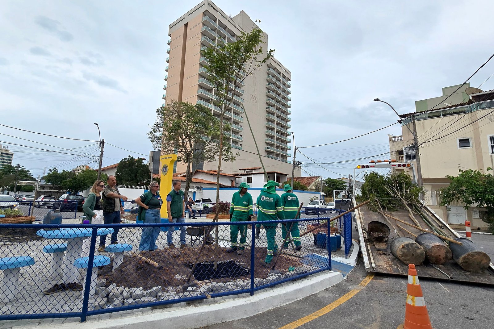 Macaé inicia minifloresta no Lagomar com 500 mudas de espécies nativas