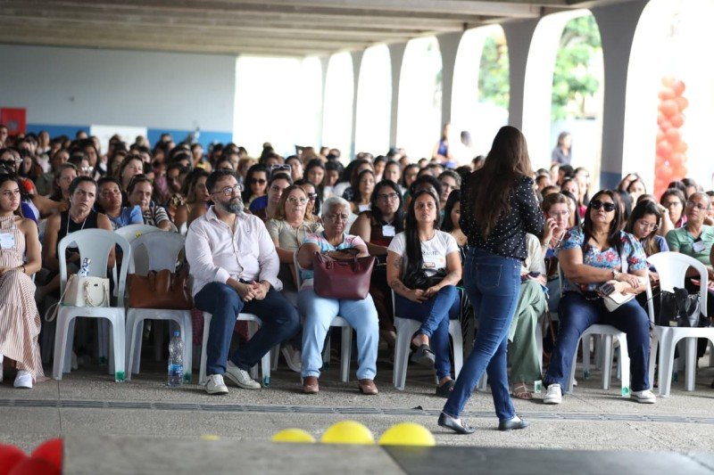São João da Barra reúne cerca de 300 profissionais em seminário de alfabetização