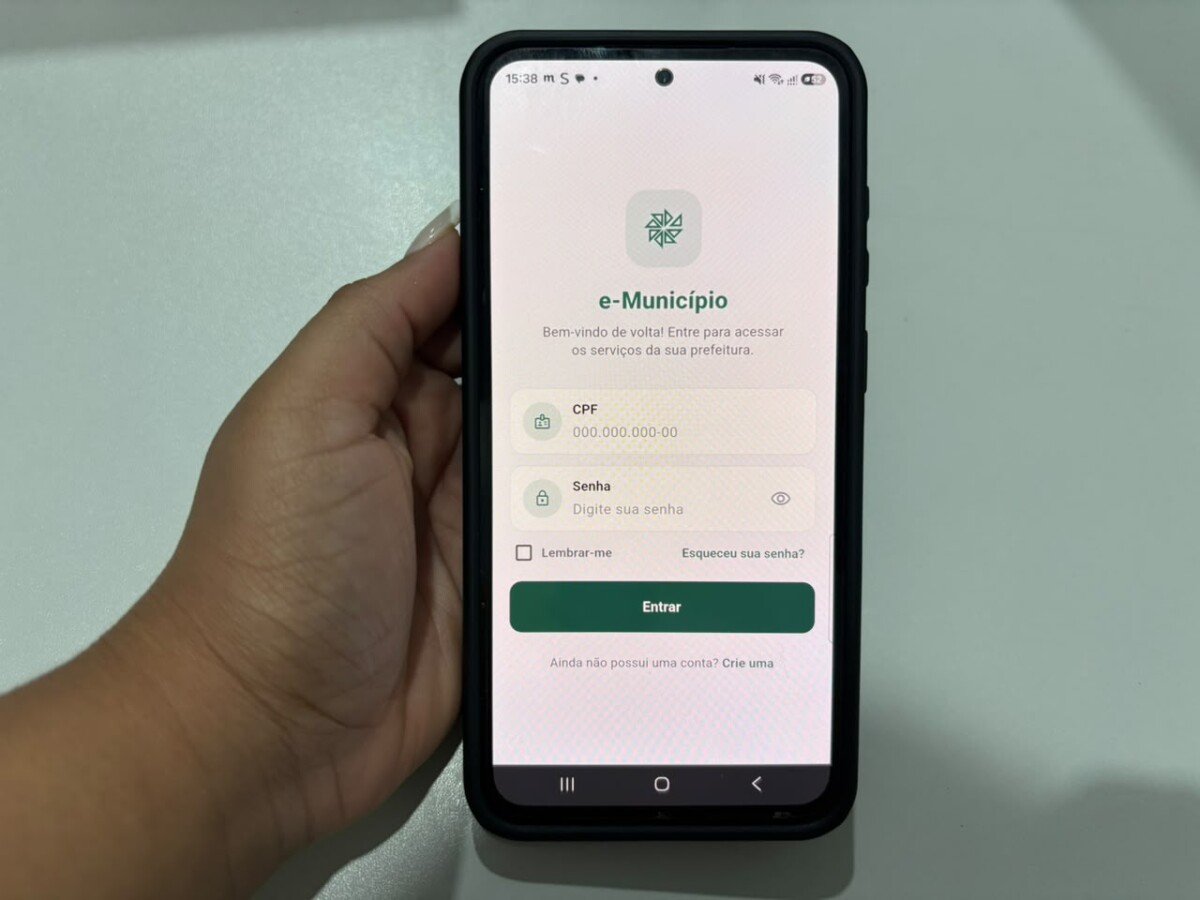 Servidores de Casimiro de Abreu podem consultar contracheque e usar crachá digital pelo celular