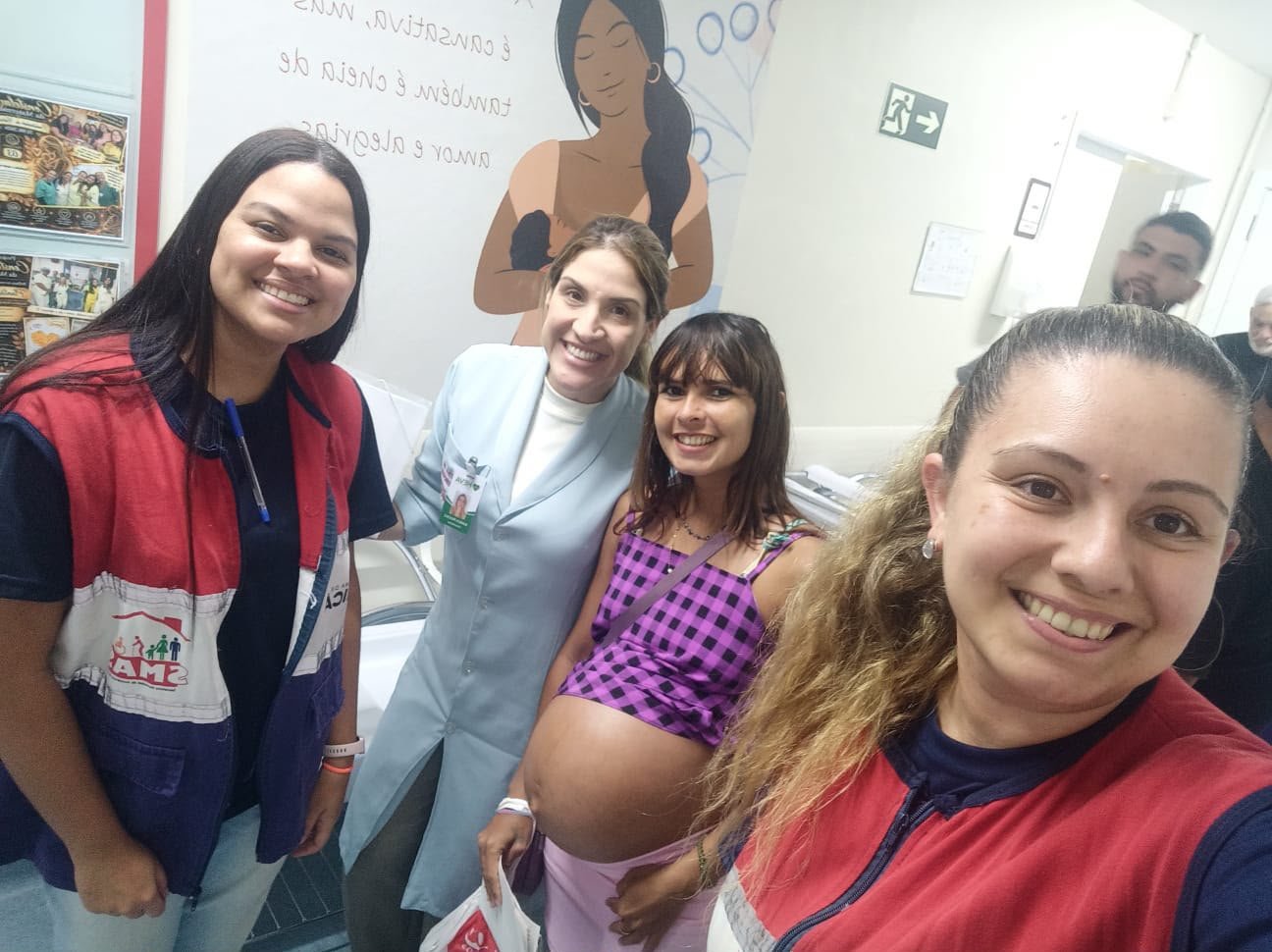 Gestante retoma vínculos familiares após dois meses de acolhimento em Maricá