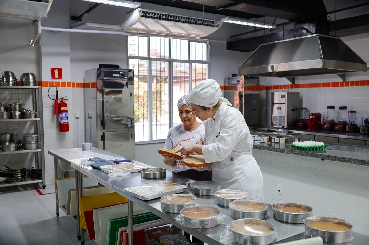 Niterói abre 200 vagas gratuitas em cursos de gastronomia e atendimento