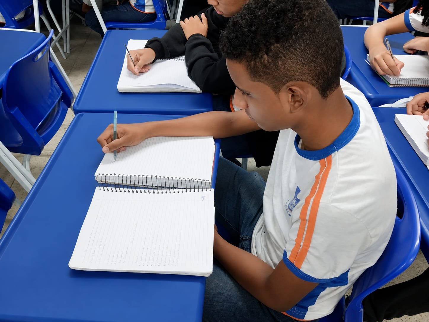 Alunos de Nova Iguaçu ficam nas duas primeiras posições em concurso literário