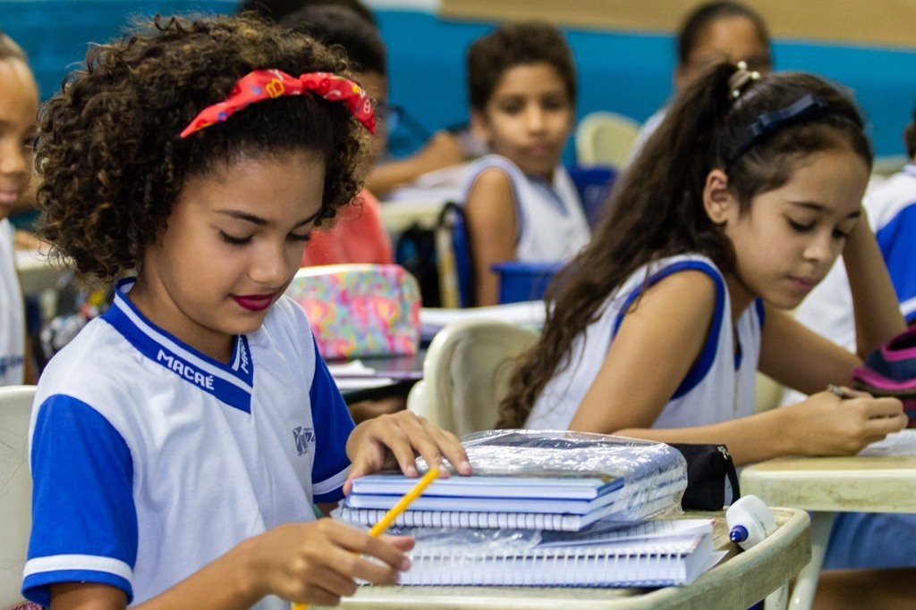 Bolsa Escola em Macaé divulga contemplados e abre prazo para cadastro