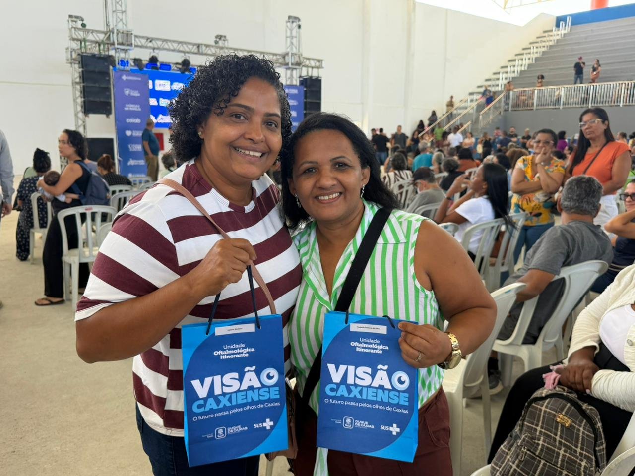Duque de Caxias entrega mais 3 mil óculos pelo Visão Caxiense