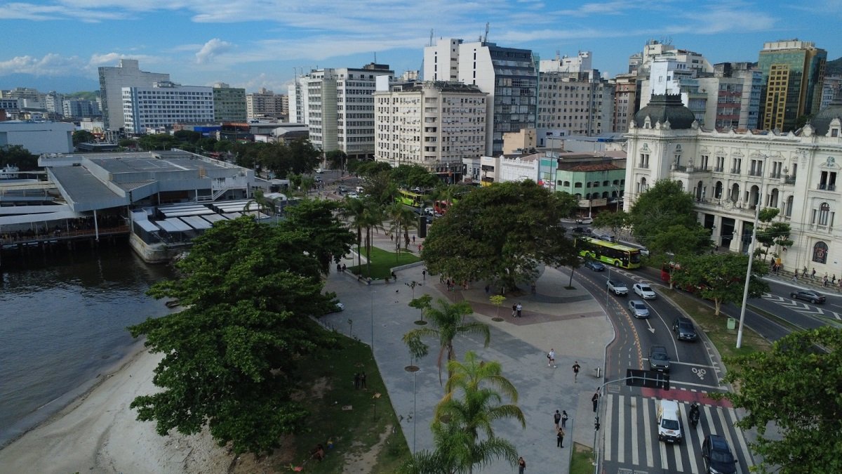 Niterói proíbe anúncios de bets em espaços públicos e dá dez dias para adequação