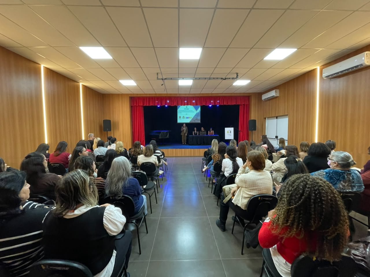 Campos reúne equipes para discutir atendimento a jovens em medidas socioeducativas