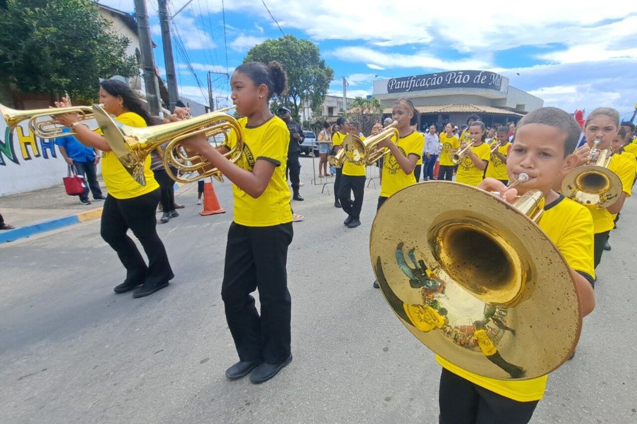 Campos leva desfile à Penha e terá programação cívica em mais quatro localidades