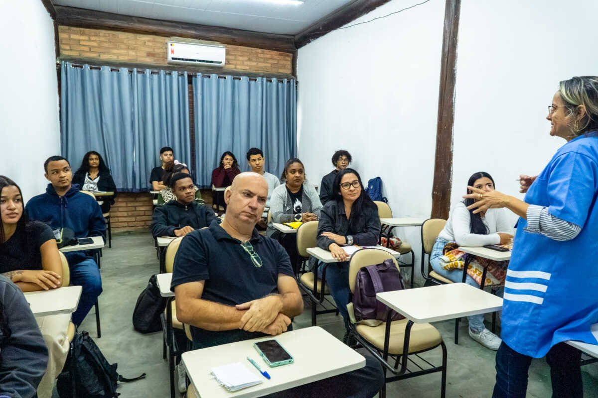 São Pedro da Aldeia inicia cursos gratuitos de Assistente Administrativo e Eletricista de Obras