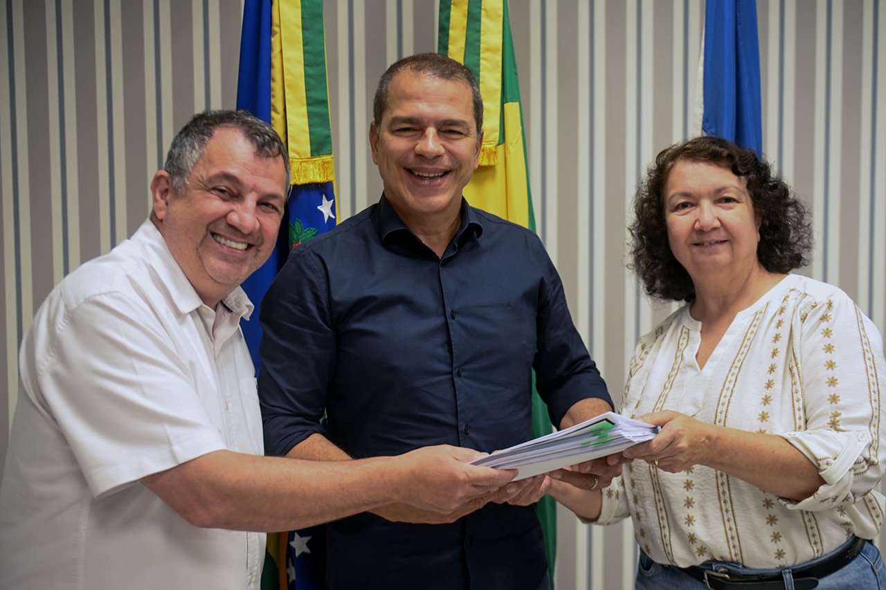 Campos convoca 331 profissionais da Educação; cadastro vai até 20 de setembro