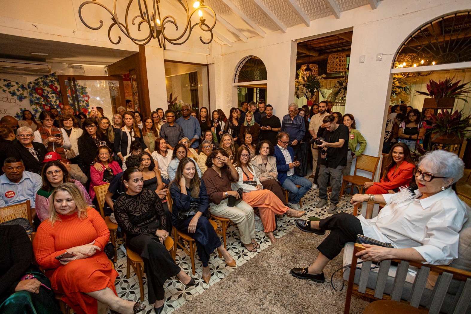 Macaé recebe lançamento de biografia de Marilena Garcia com vendas em apoio à Unamama