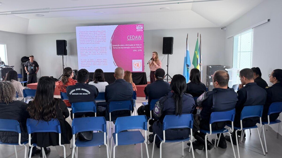 Búzios capacita rede de atendimento a mulheres em situação de violência
