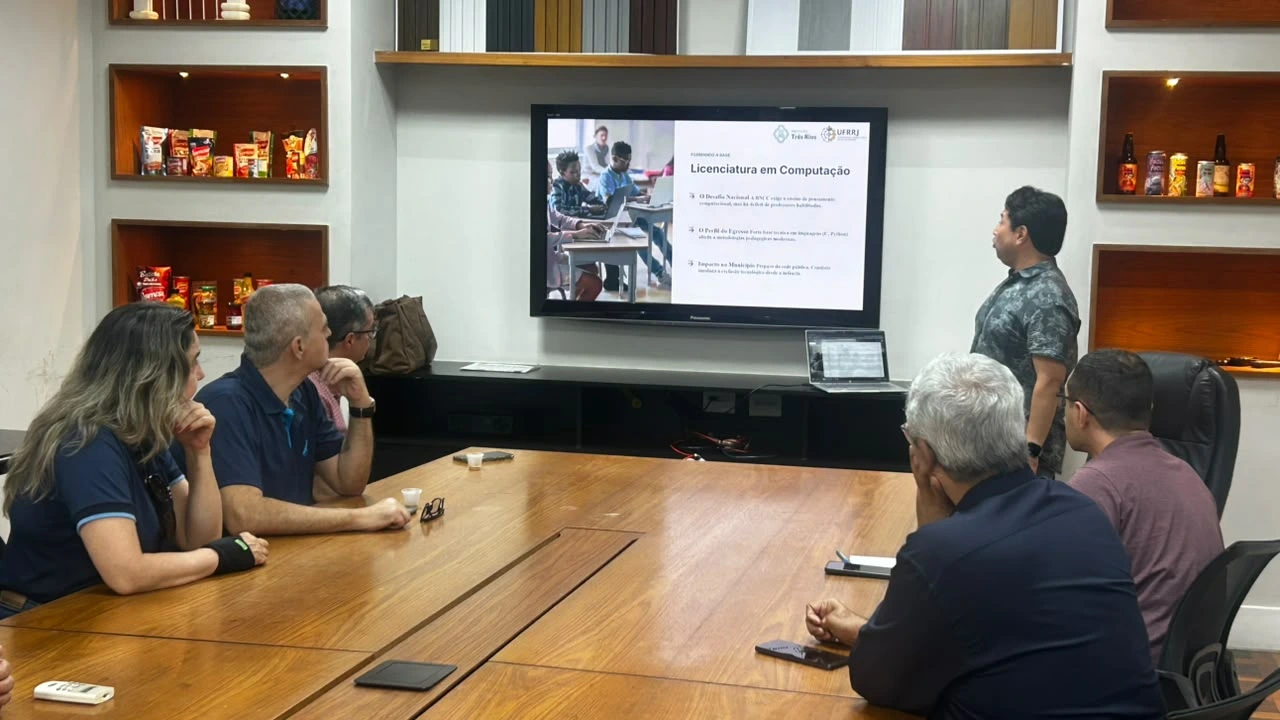 UFRRJ apresenta cursos de computação e inteligência artificial em Três Rios