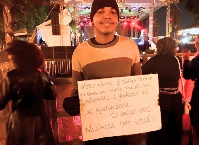 Jovens e famílias participam da abertura do Gospel Fest em Araruama