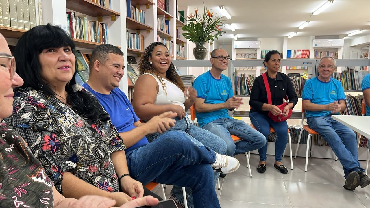 Motoristas e monitoras do transporte escolar debatem saúde mental em Comendador Levy Gasparian