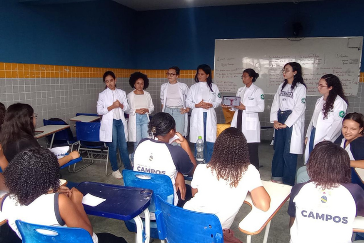 Estudantes de Campos recebem orientações sobre puberdade e prevenção em saúde