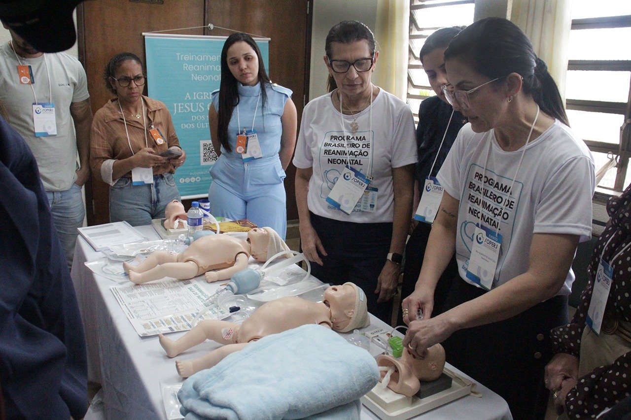 Campos reúne profissionais de saúde em capacitação sobre reanimação neonatal