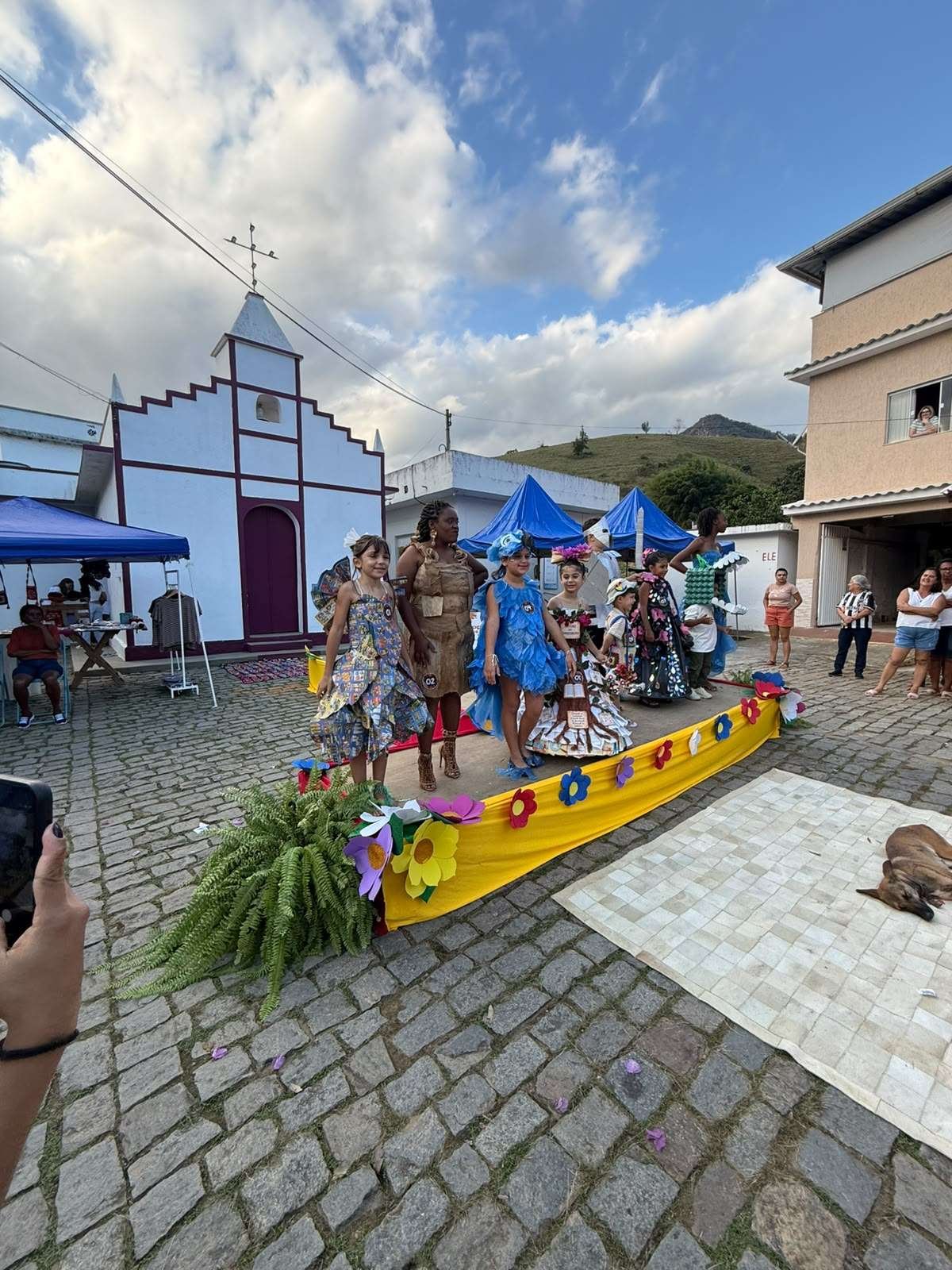 Festival da Primavera reúne cerca de 600 crianças em cortejo em Porciúncula